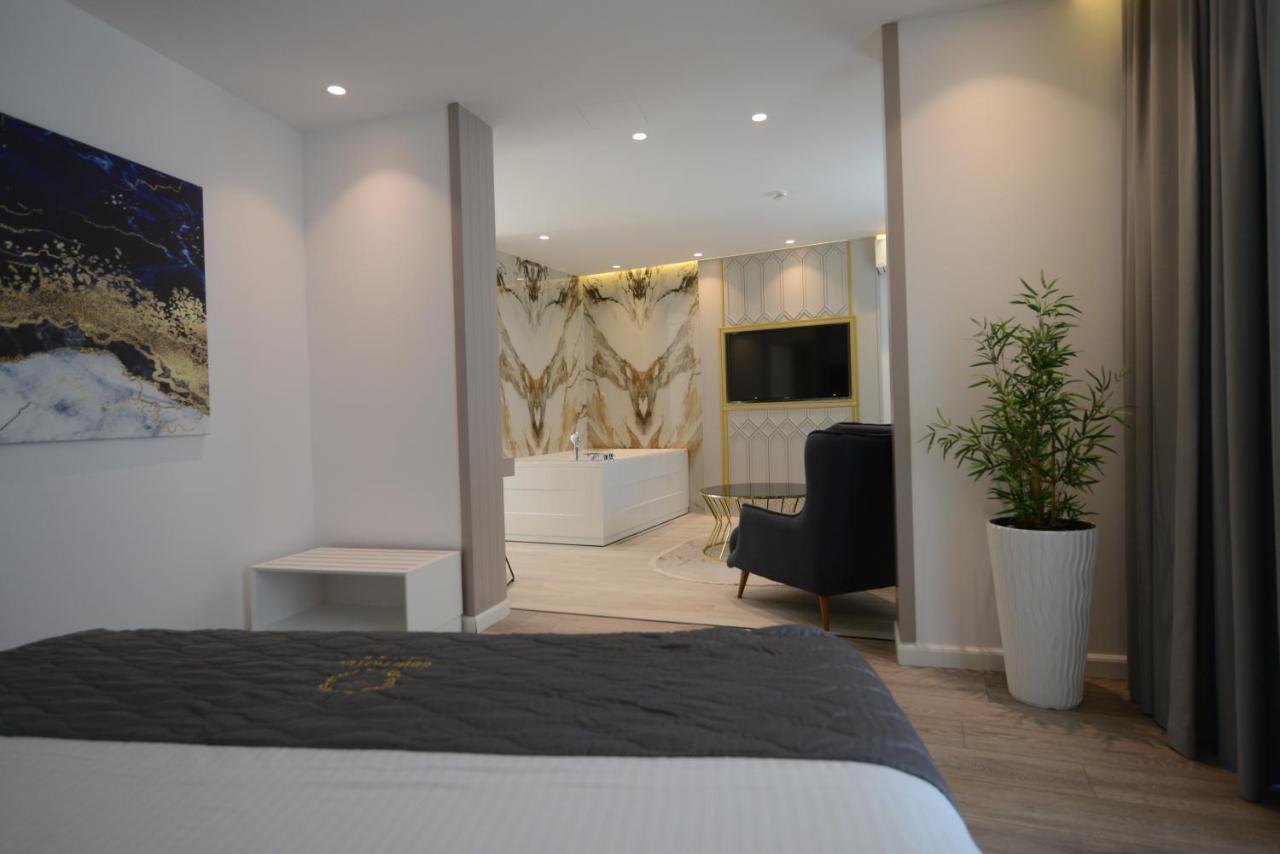 Ebbi Hotel *