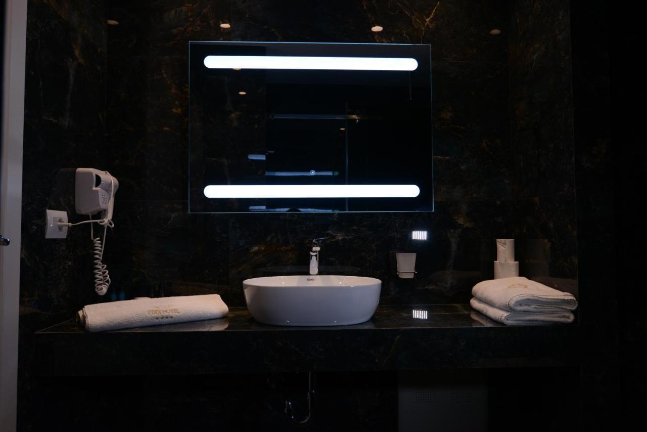 Hotel Ebbi *