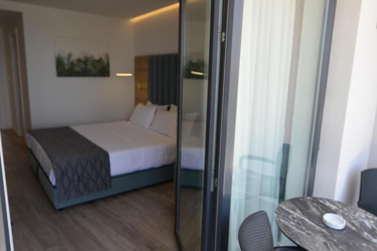 Hotel Ebbi *